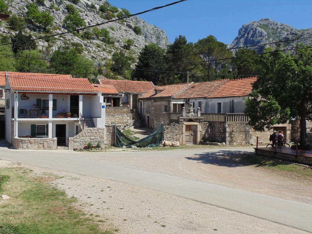 Holiday Home Paklenica ستاريغغاد باكلينتسا المظهر الخارجي الصورة