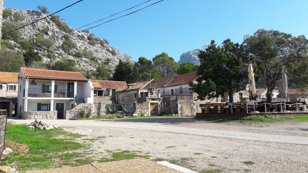 Holiday Home Paklenica ستاريغغاد باكلينتسا المظهر الخارجي الصورة